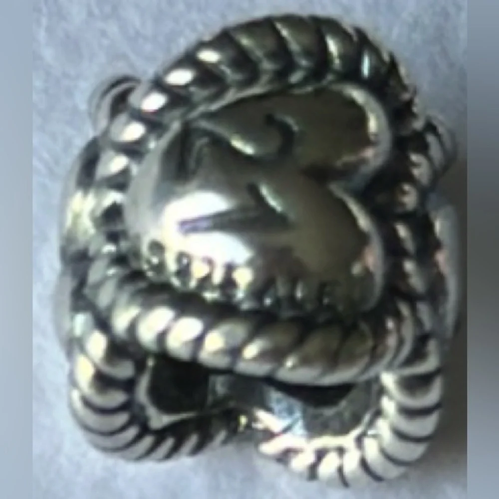 Pandora 21 charm​​